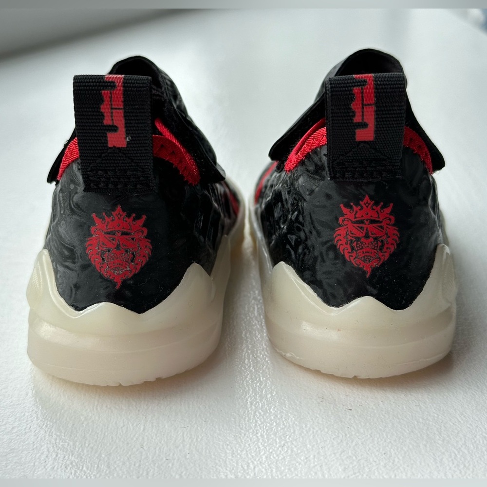 NEW Nike Lebron XVII Dunked Water Shoes size 5c - Picture 4 of 11